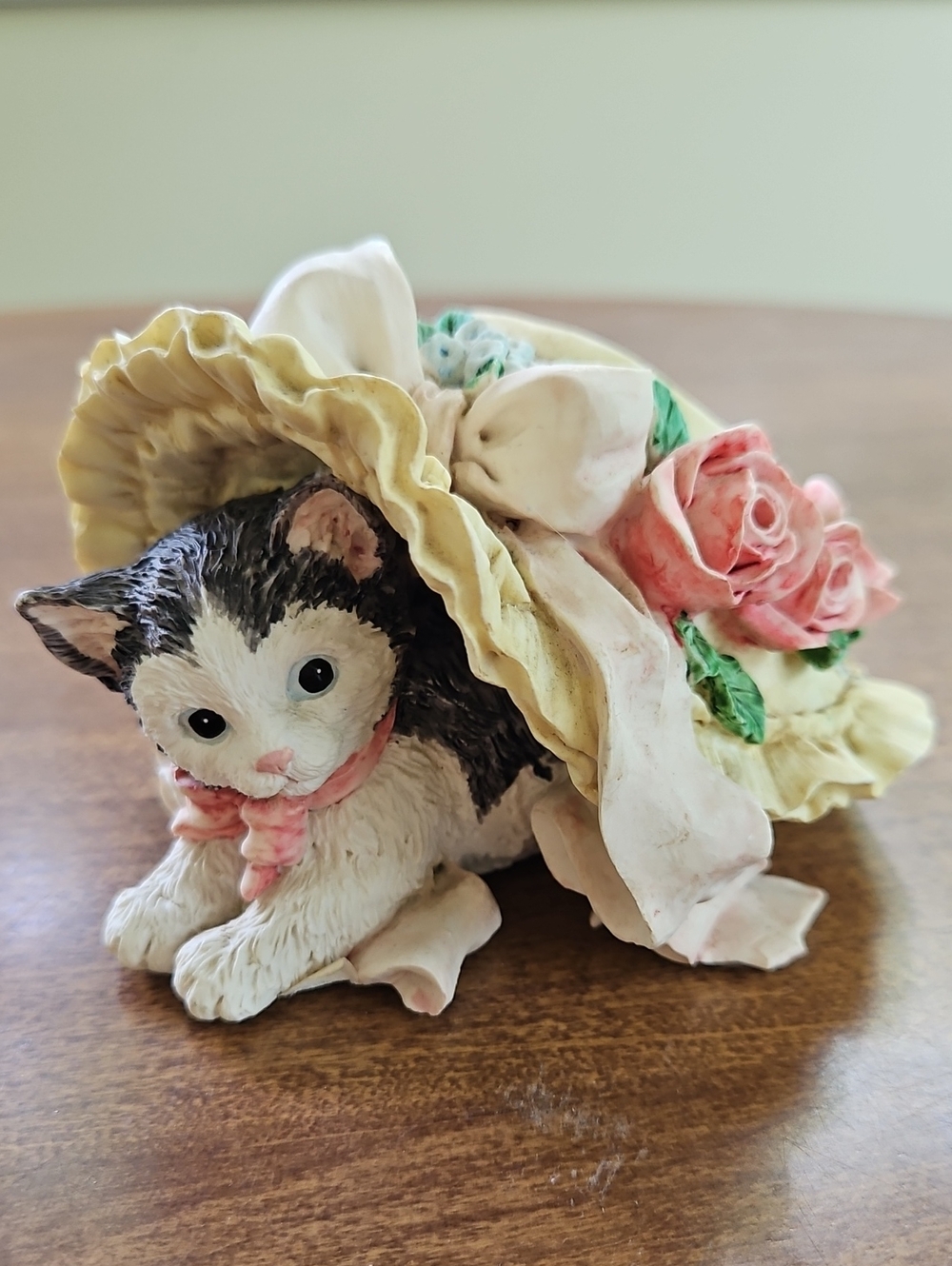 1994 SF Music Box Co. "Kitten Under Hat" Plays Somewhere Out There
